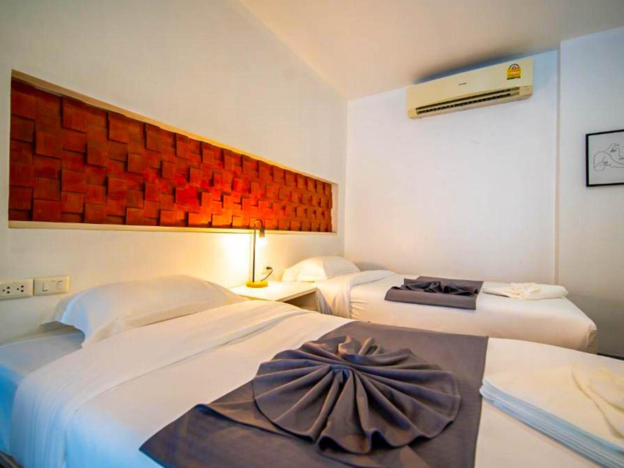 The Thai Guesthouse And Hostel Patong Extérieur photo