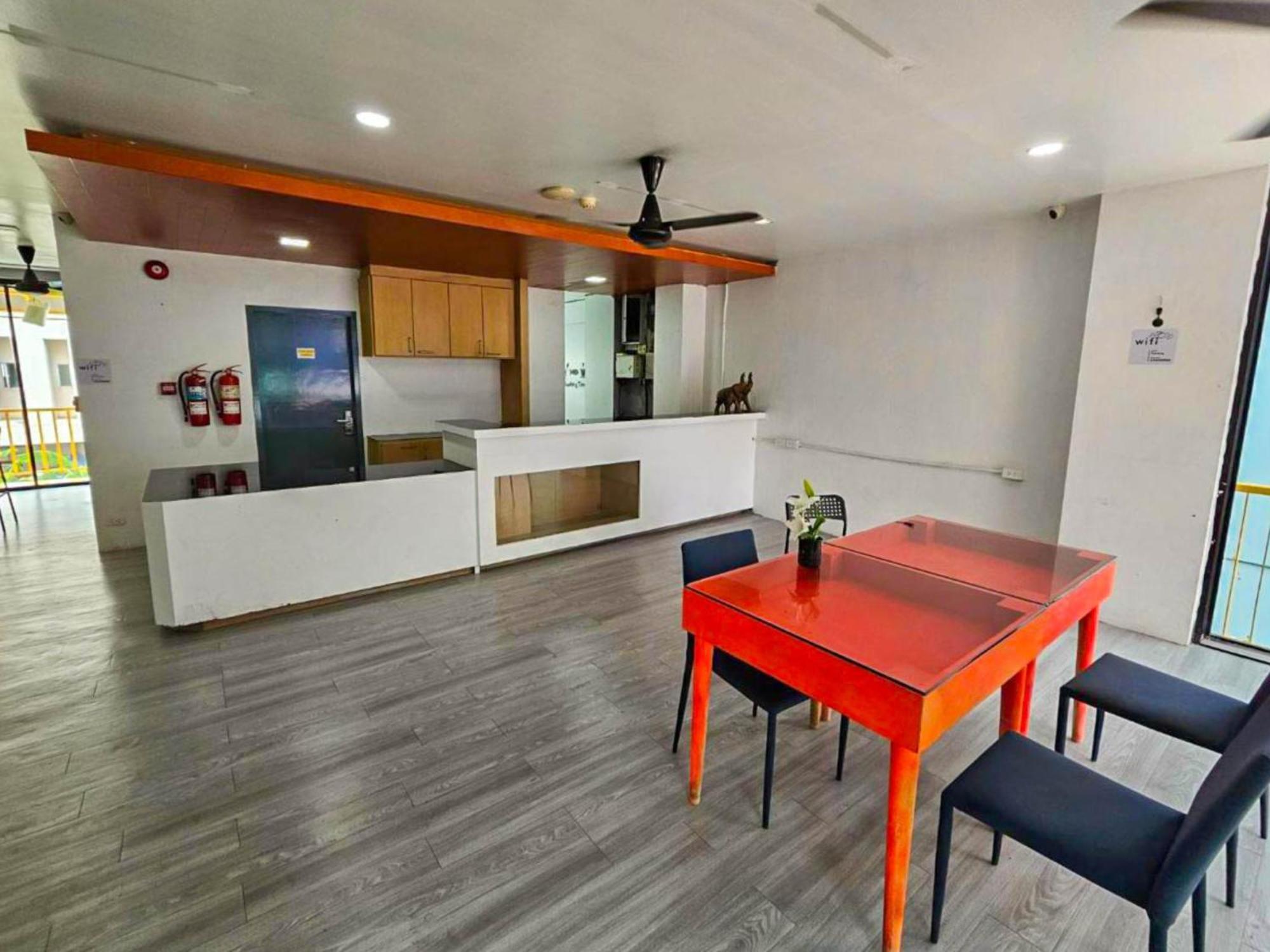 The Thai Guesthouse And Hostel Patong Extérieur photo